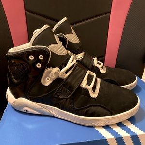 Adidas Roundhouse Mid